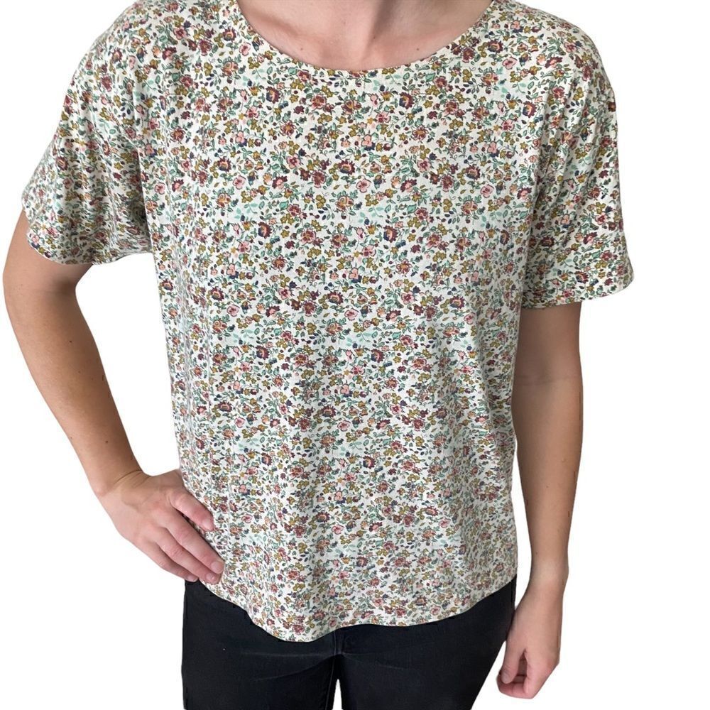 Vintage floral tee shirt, size small